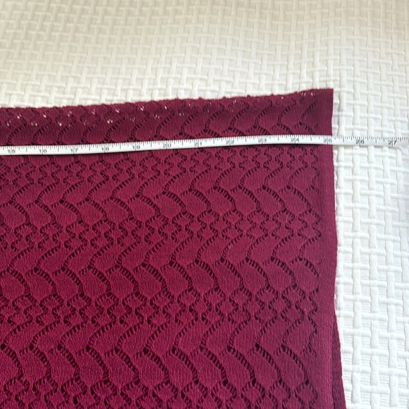 Club Monaco plum scarf. - Picture 5 of 6